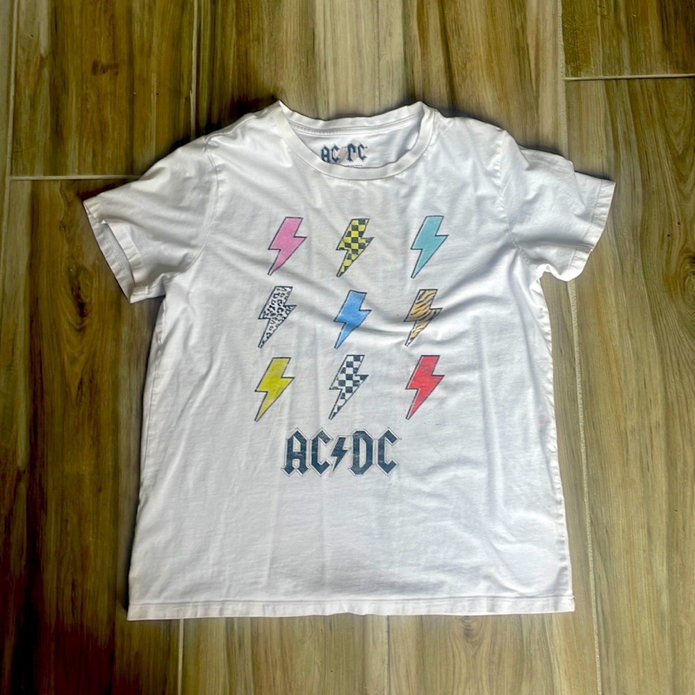 AC/DC women’s graphic shirt